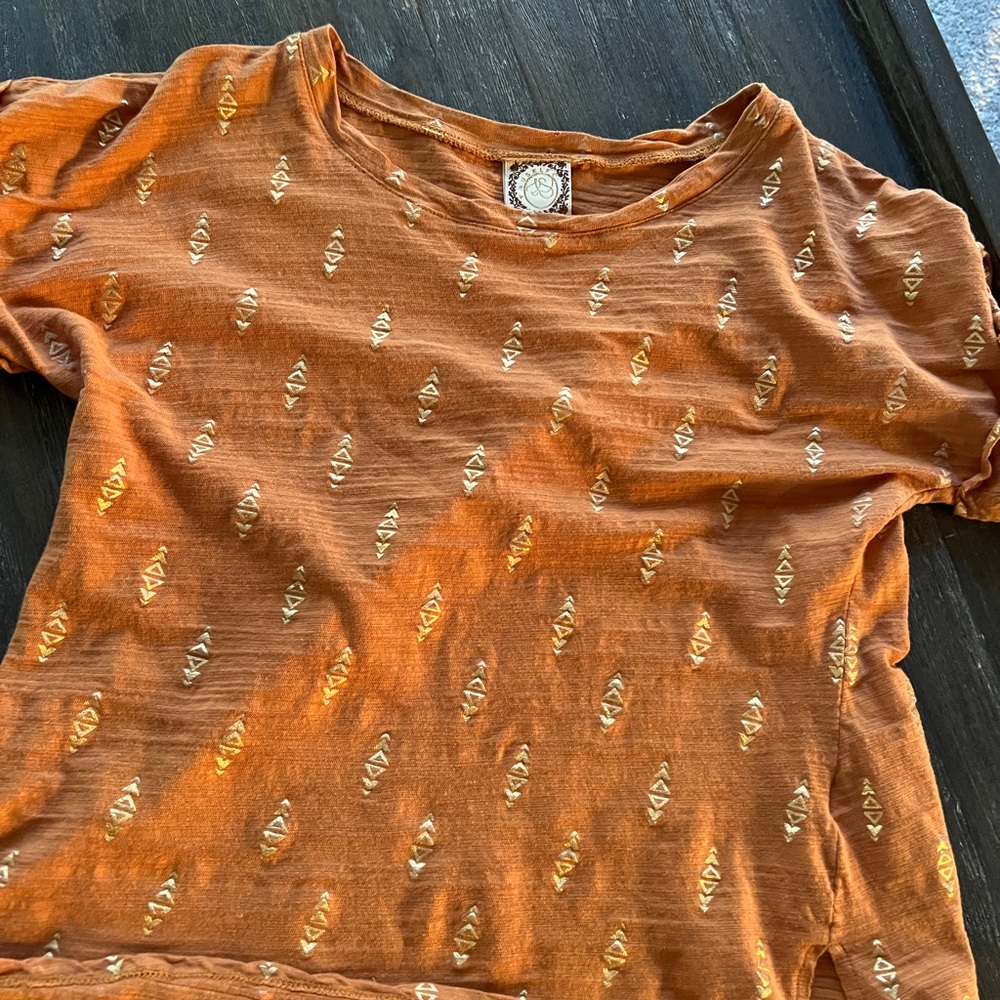 True self crop top tee